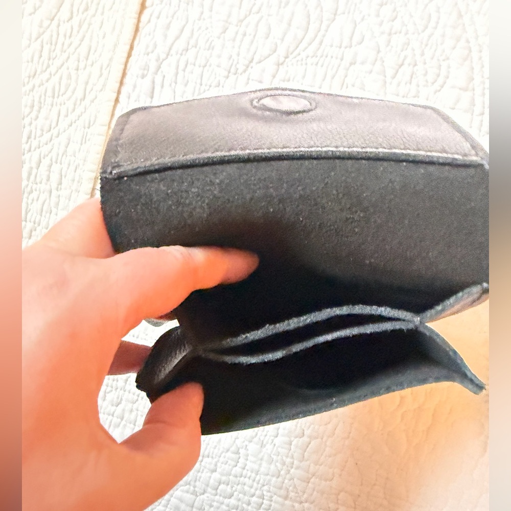 Portland Leather Parker Phone Bag - Picture 6 of 6